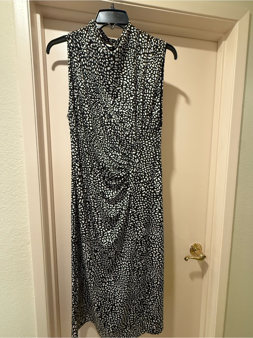 H&M Black and White Sleeveless Draped Midi Dress